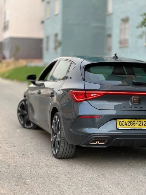 Cupra  Leon 2021 