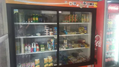Frigo et des etagere