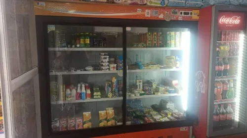 Frigo et des etagere
