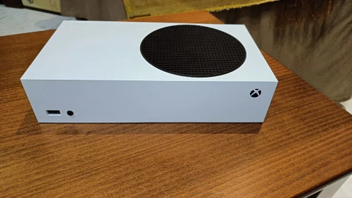 Xbox série s 2025 + game passe 3mois gratuit 