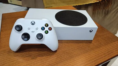 Xbox série s 2025 + game passe 3mois gratuit 