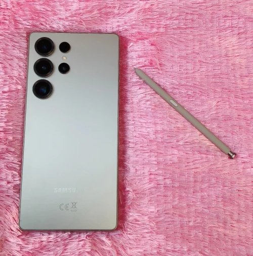 Avis aux amateurs de Haute Technologie ! Je mets en vente un magnifique Galaxy S25 Ultra 