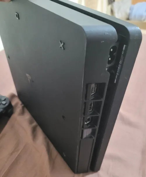 Playstation 4 slim avec manette