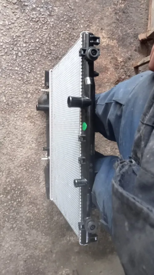 Radiateur livan gx3 pro boîte auto