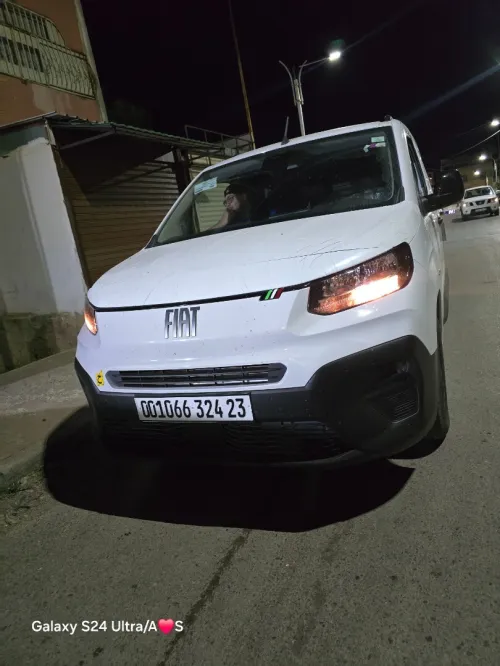 Fiat Doblo 2024 3 Places