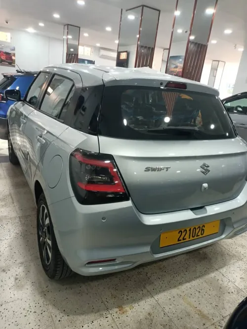 Suzuki Swift GlX 2025 
