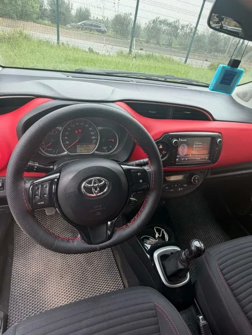 Toyota Yaris 2017 Red Edition