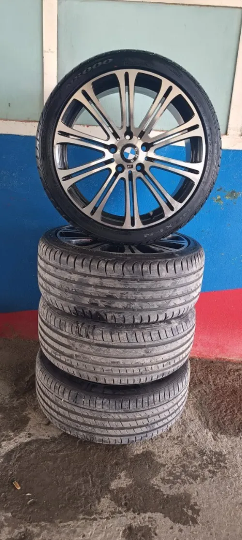 jantes avec pneus NEXEN  BMW par 19 état 9/10s