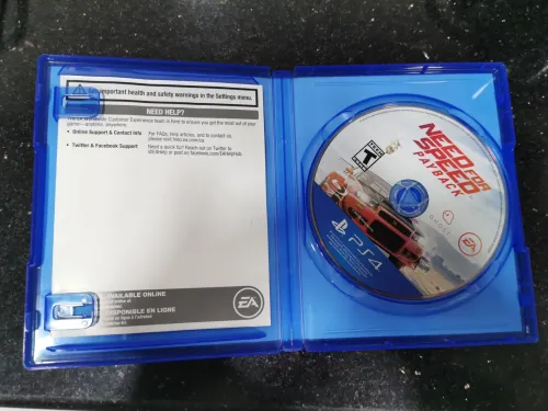 Ps4 slim 500gb avec 3 jeux Rdr +Gta5 +Nfs payback 