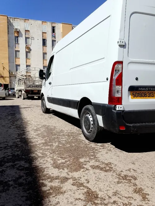 Renault MASTAR 2013