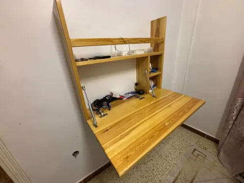 Bureau de mur en bois rouge