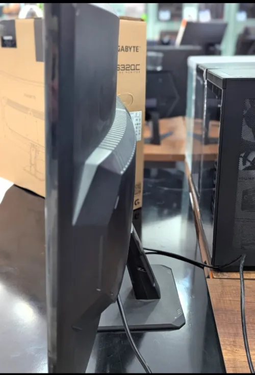 Moniteur Gaming GIGABYTE