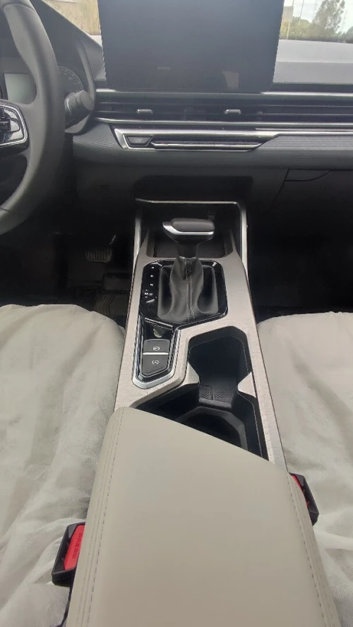 Geely Emgrand 2025 