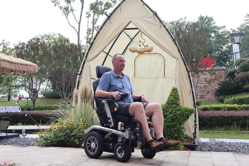 Fauteuil roulant électrique / كرسي متحرك كهربائي