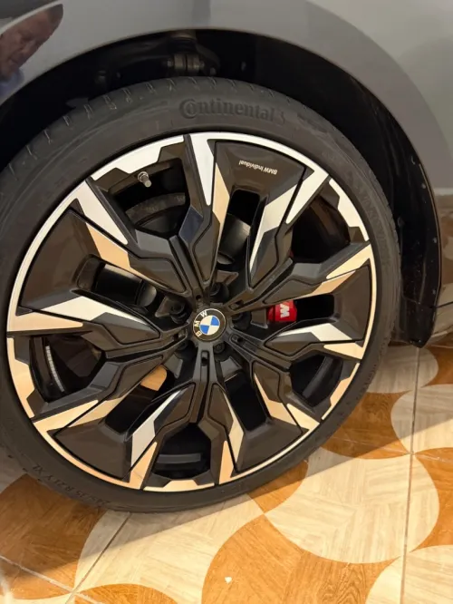 BMW Série 5 2024 Pak m xdrive invidualle