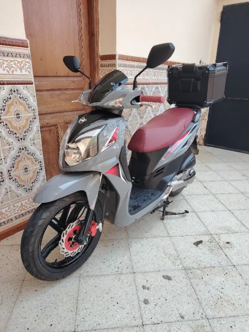 Sym Sr 2025