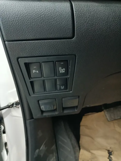 Toyota Revo  2025 