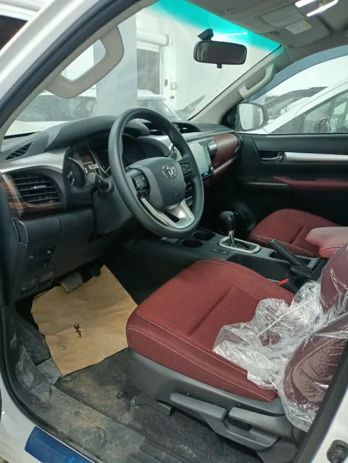 Toyota Revo  2025 