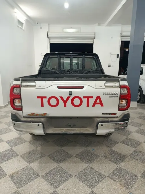 Toyota Revo  2025 