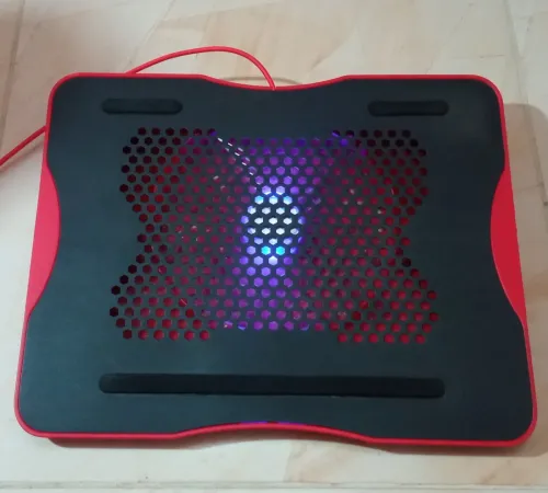 - REFROIDSSEUR PC PORTABLE - LAPTOP 