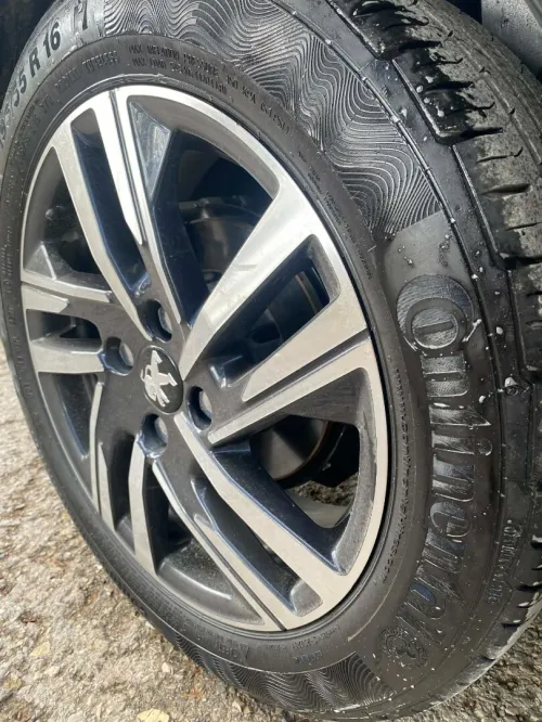 Peugeot 208 2022 Allure