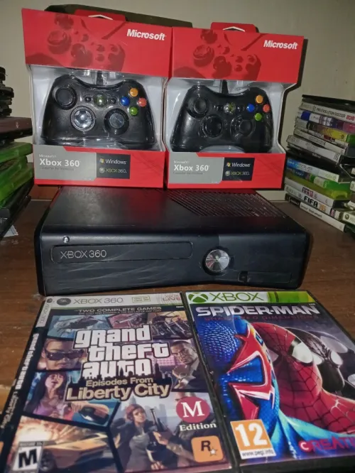 XBOX 360 Slim
