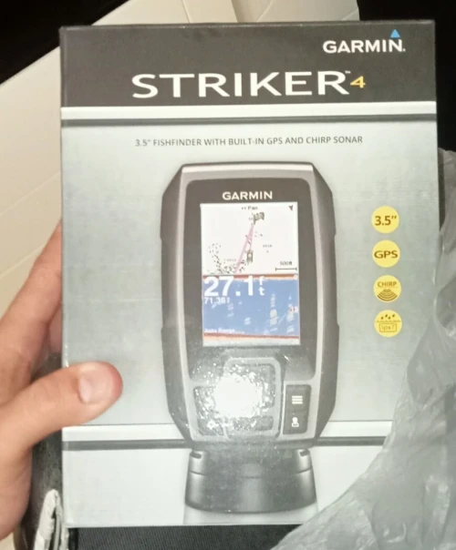 sondeur marine GARMIN STRIKER 4