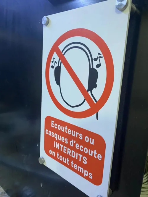 Plaques Et Panneaux Signalétiques