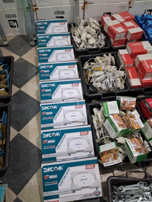 lot de quincaillerie