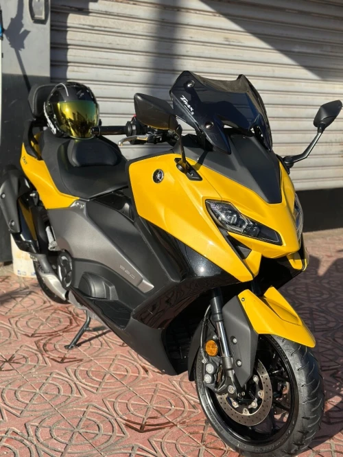 Yamaha Tmax 2022