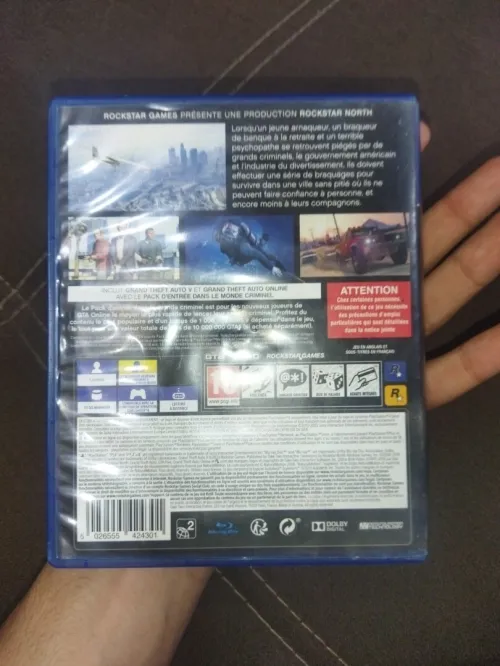 PS4 slim 1tb + DVD GTA v+ call of duty WWI