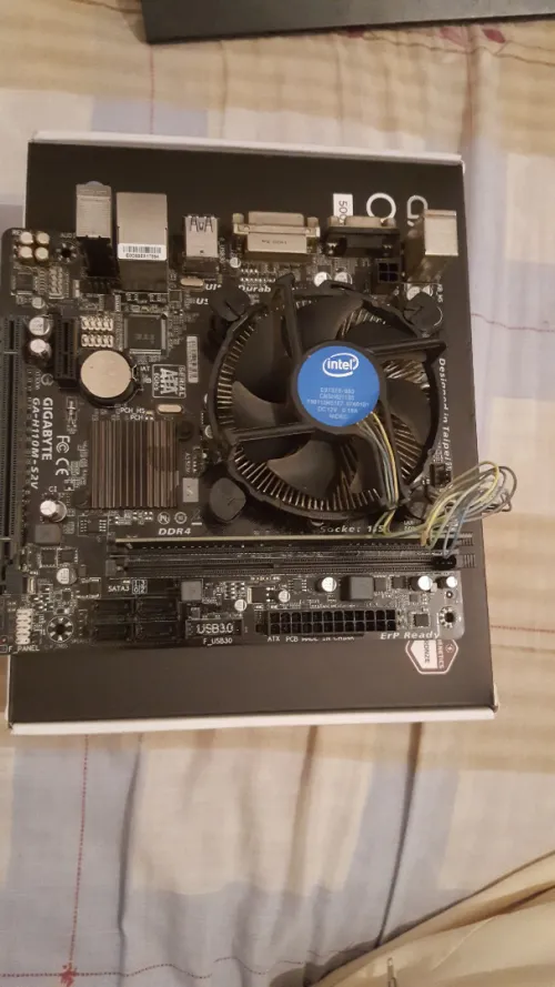 Gigabyte h110m-s2v(DDR4) +Intel I3 6100 + 8GB DDR4 2133MHZ RAM