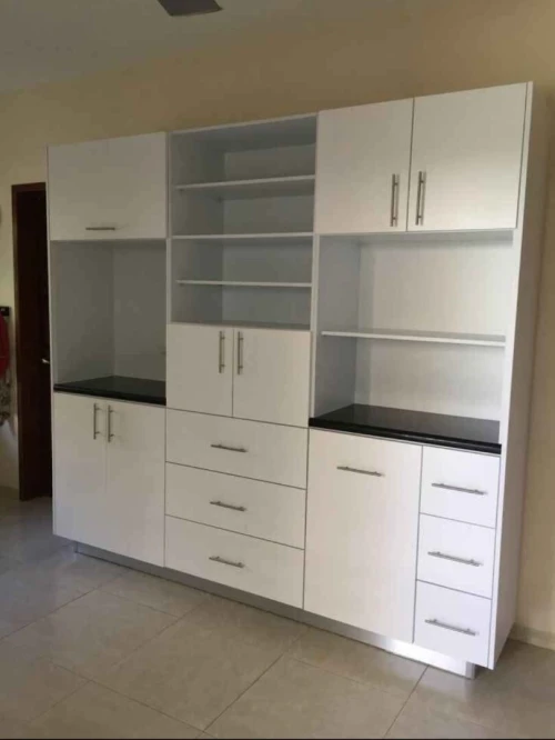 Atelier fabrication cuisine équipée sur mesure placards dressinge 