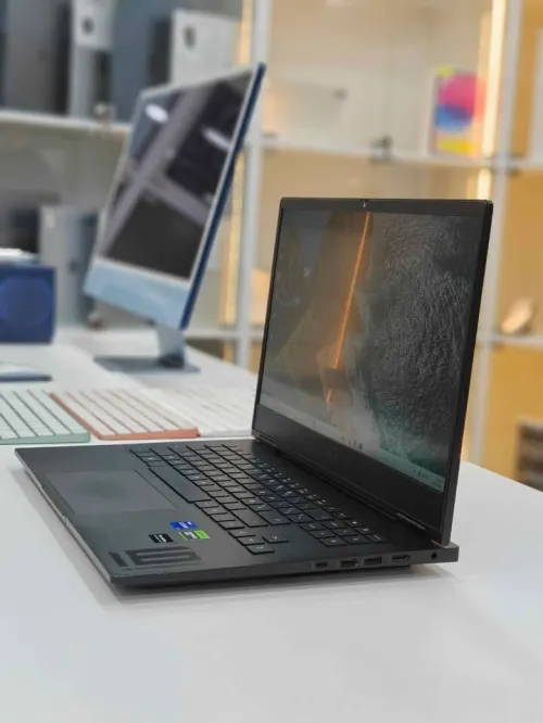 HP OMEN 16 / 13th I7-13620H / 16Go DDR4 / 512SSD / NVIDIA RTX 4060 8Go / 16 FHD 144Hz