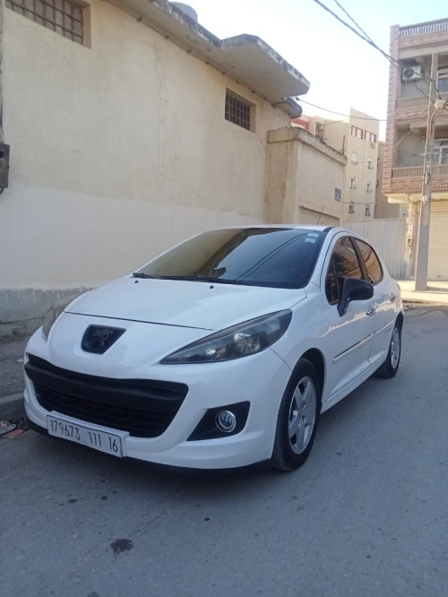 Peugeot 207 2011 