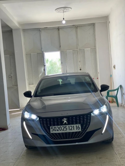 Peugeot 208 2021 puretech