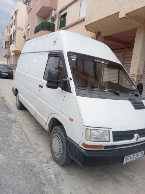 Renault Renaut trafic 1997 0 retouche