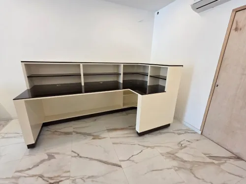 Bureau d'accueil/réception