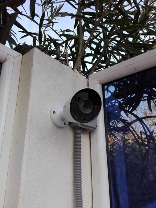 installations caméra de surveillance et système d'alarme تركيب كاميرات المراقبة و اجهزة الانذار 