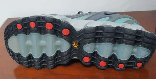 NIKE AIR MAX DN8