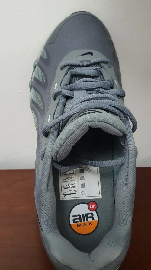 NIKE AIR MAX DN8