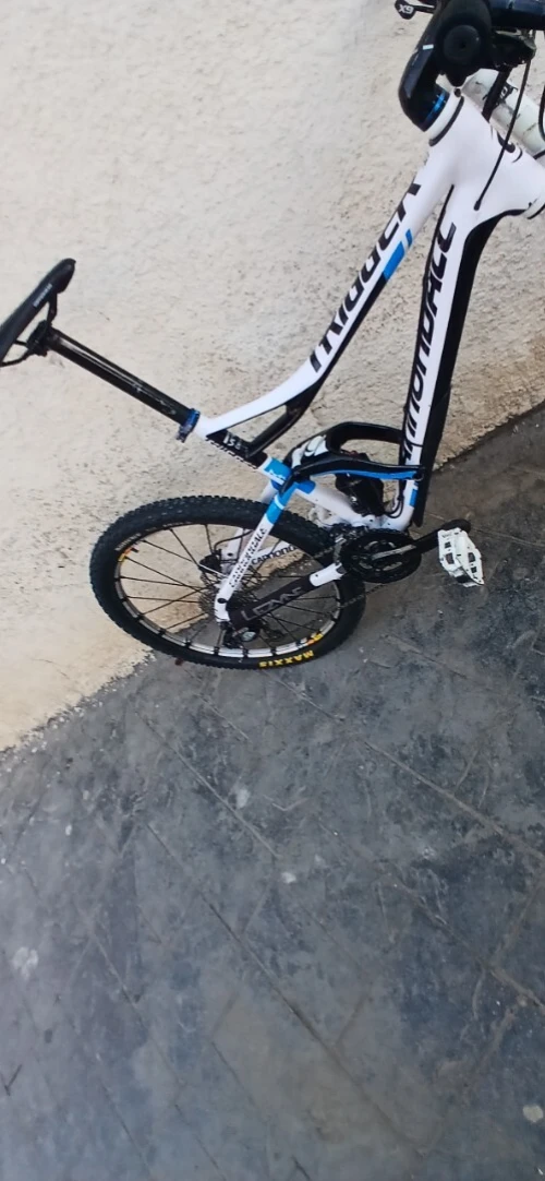 Vélo vtt moto sorpion trottinette