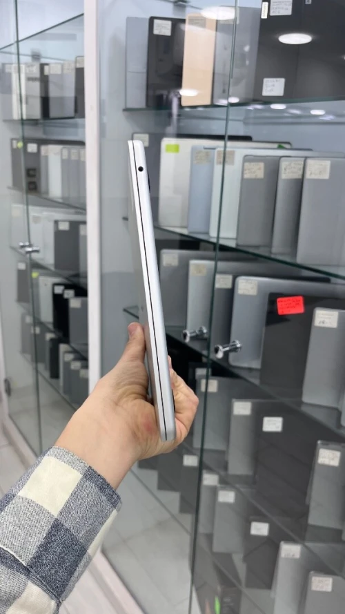MACBOOK AIR  2024 M3 13.6'' 08RAM 256 SSD BATTERIE 96%