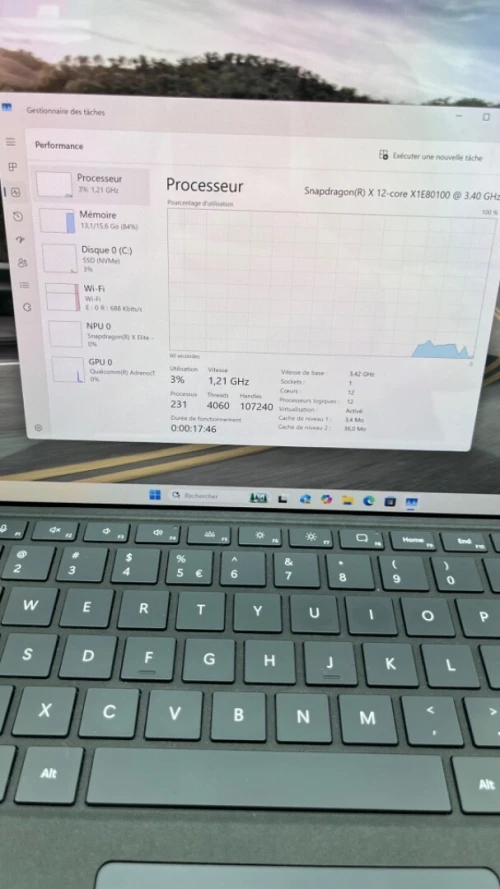 SURFACE PRO 11 Snapdragon(R) X 12-core 16RAM 512SSD BATTERIE CYCLE 22