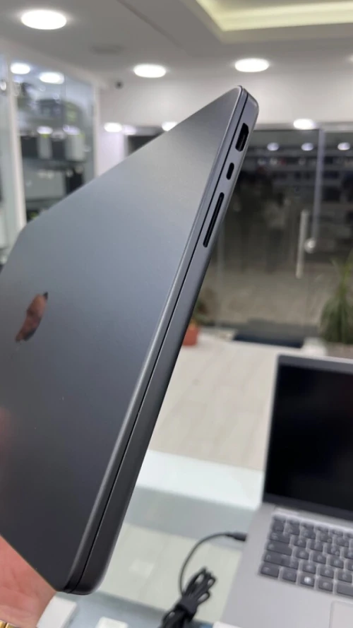MACBOOK PRO M4 PRO 2025 14'' 24RAM 512SSD CYCLE 30 BATTERIE 100%