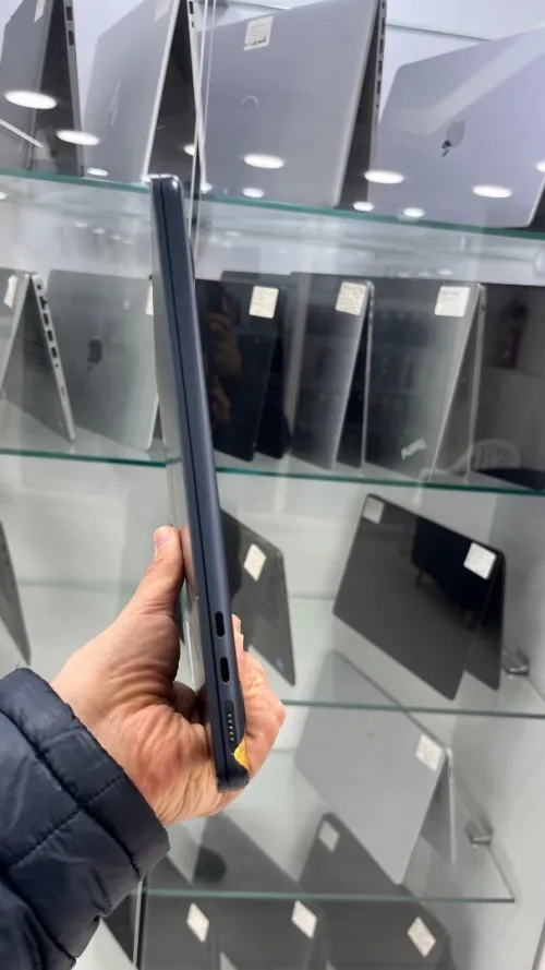 MACBOOK AIR  2024 M3 13.6'' 16RAM 256 SSD BATTERIE 99%