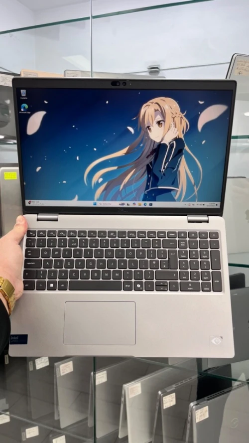DELL PRECISION 3591  Ultra 7 165H 64RAM 1 TB SSD RTX 1000 06GB DÉDIÉE BATTERIE +4.5 HEURES