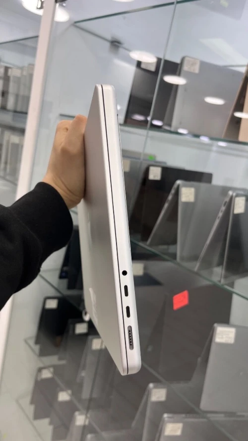 MACBOOK PRO 2021 M1 PRO 14'' 32RAM 512 SSD BATTERIE 100%