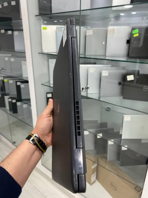 DELL LATITUDE  3520 I5-11TH 15.6'' 16RAM 256SSD INTEL IRIS XE  GRAPHICS BATTERIE 4HEURES