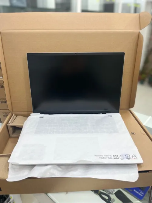 DELL INSPIRON 5630 I7-13TH 16'' PROCESSEUR P 16RAM 512SSD  INTEL IRIS XE  NEUF JAMAIS SERVI